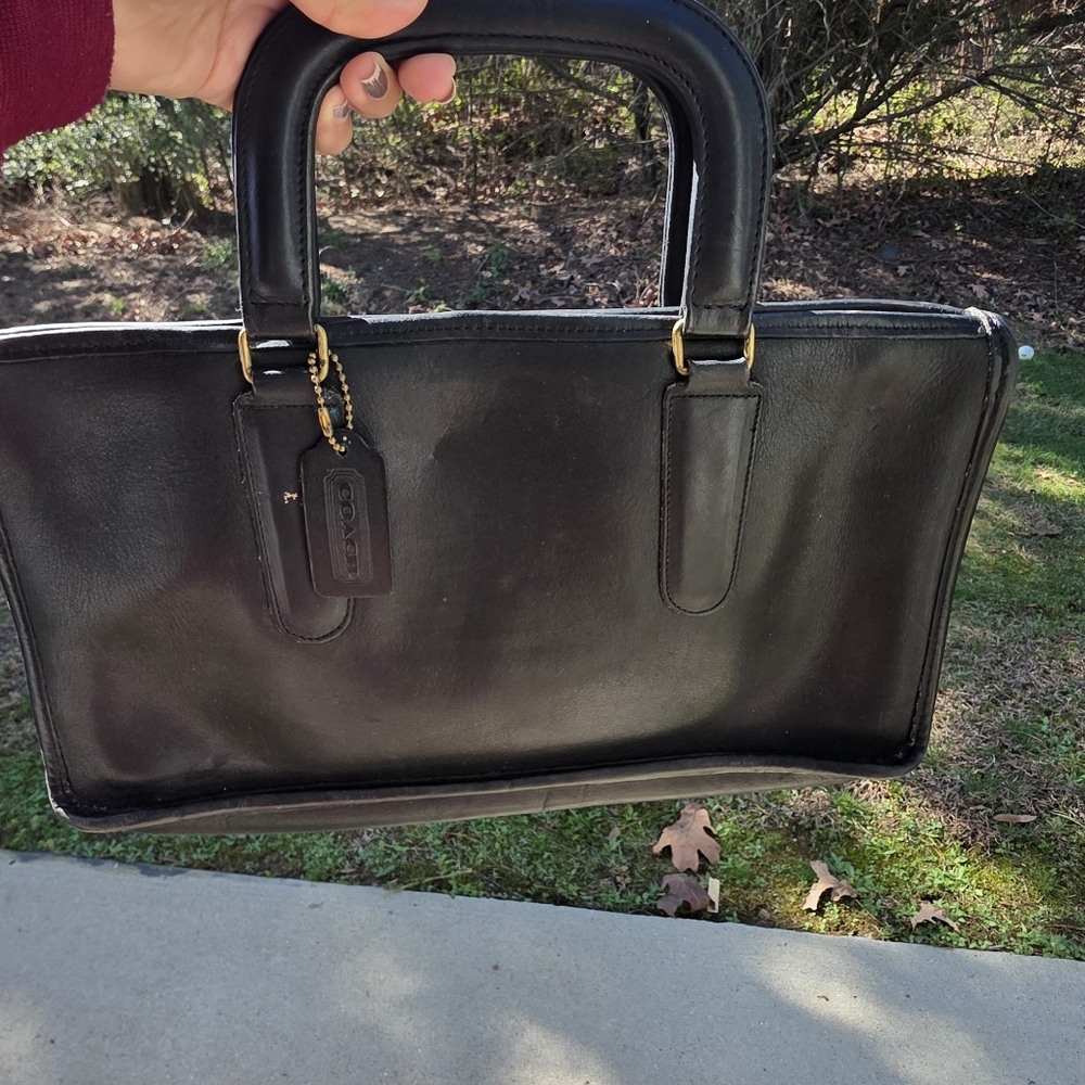 Vintage Coach Elegant Black Leather  Bag